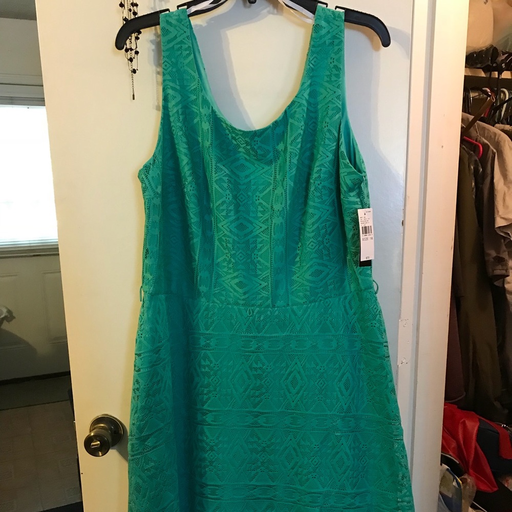 Sleeveless fit & flare dress